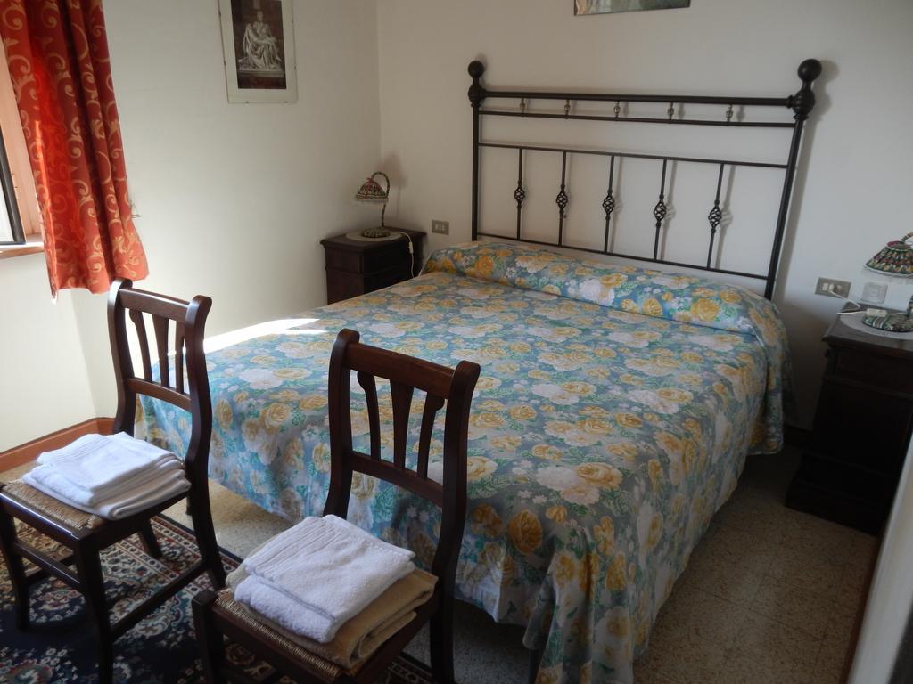 Collestrada Residence Il Colle الغرفة الصورة